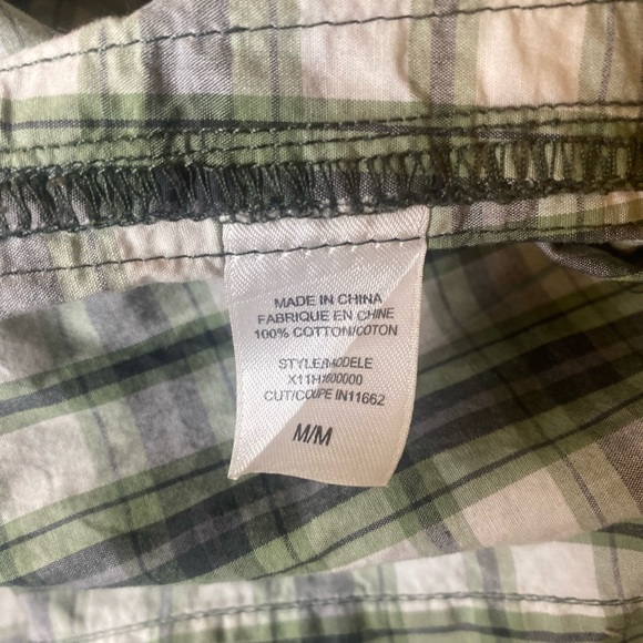 Guess long sleeved snap button down plaid shirt 2/15$ - Picture 14 of 16